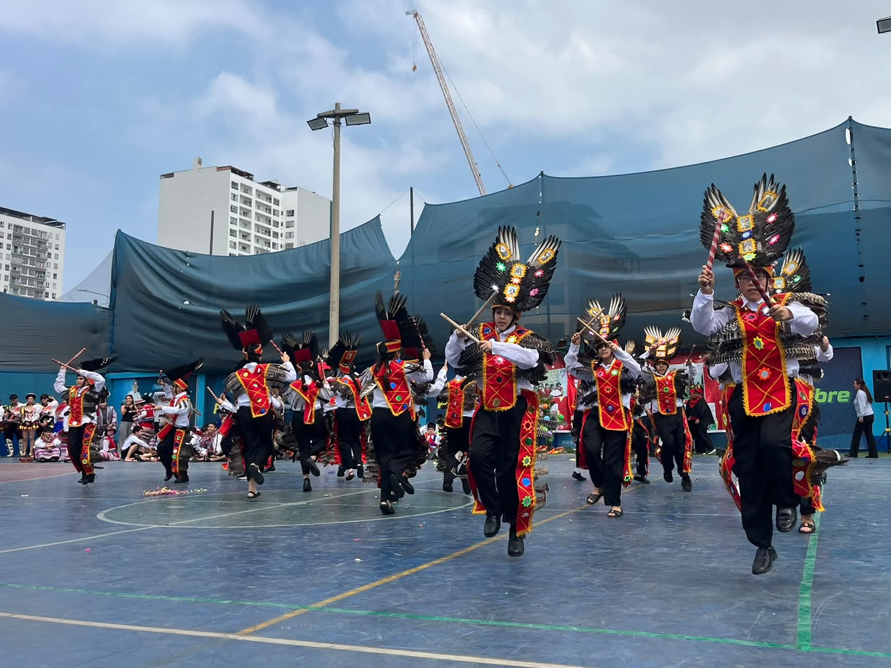 Festival de Danzas - Colegio Isaac Newton