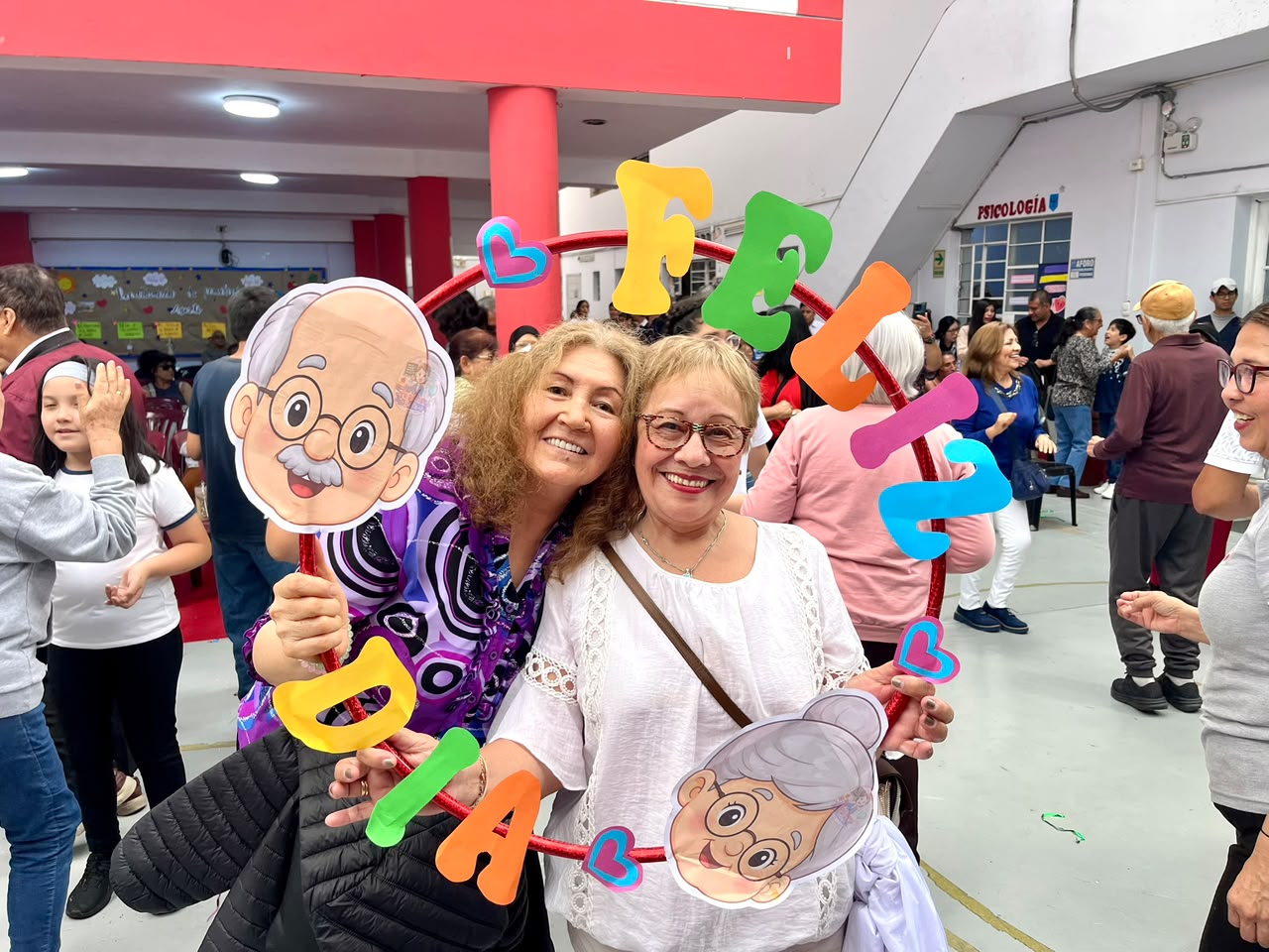 Día de los Abuelitos - Colegio Isaac Newton