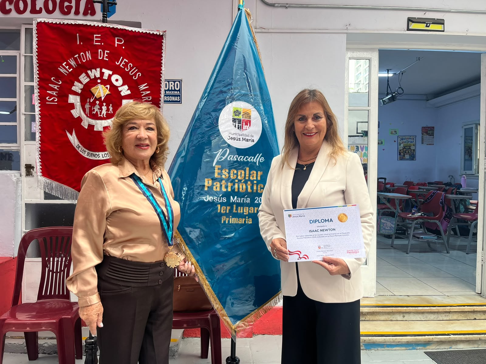 Colegio Isaac Newton campeón del Pasacalle Distrital