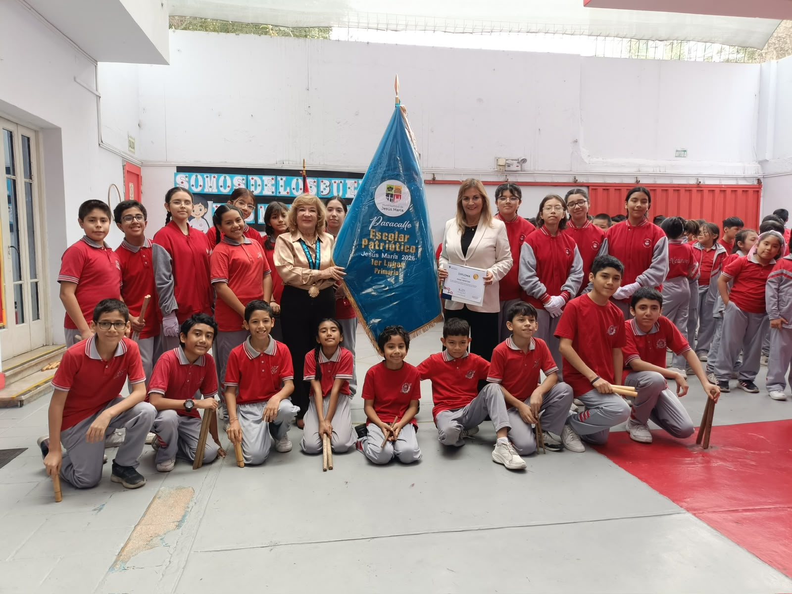Premiación por el primer puesto en el Pasacalle Distrital